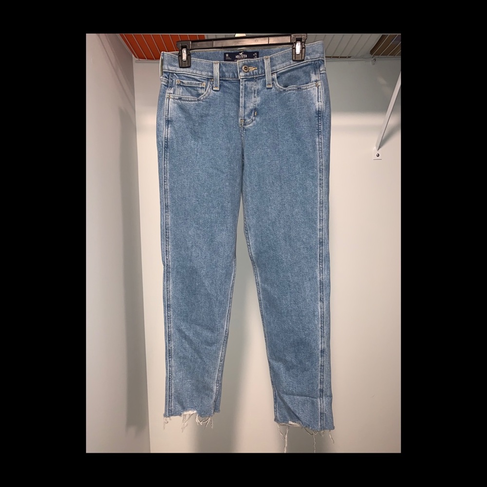 Hollister Low-Rise Crop Boyfriend Jeans